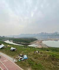 雅巴洞江滩公园,打空手逛好轻松,15块能坐一下午