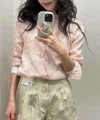 优衣库新款亚麻衬衫,真的通勤度假两不误