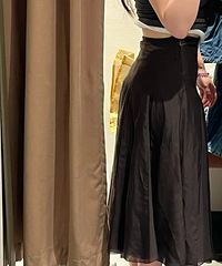 现在女装是不是不允许女性长屁股,这像话吗?