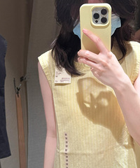 无印良品亚麻衣服质感好好啊!颜色也是奶呼呼的
