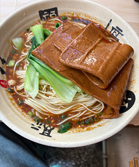 �»�·�����Աߵ������飬����±�����ɣ��ܺó�