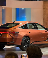 �ذ����׿���˹��8��ESȫ���׷������Ǿ������