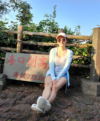 40岁158CM有害的文职小姐姐征婚,希望对方本科以上