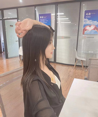 89年163CM金融贷款行业的小姐姐征婚,希望对方是90后