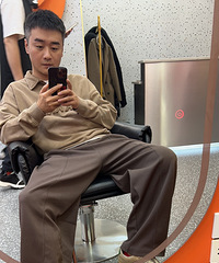 89年174CM的哥子征婚,在家里的公司上班