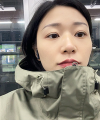 94年163CM的收银员妹子征婚,自己有养一只法斗