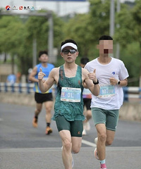 83年170CM的国企行政单亲爸爸征婚,一女一猫随我
