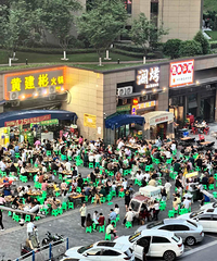 ���Ѵ������Ե���һ�����˳���·�߳���бͣ����