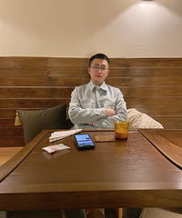 95年170CM4S店工作的小哥征婚,希望对方99~90年