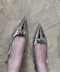 很喜欢他们家的单鞋,穿着很舒服!很好搭衣服