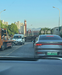 �����ѧ���Ϸ��˸��󳵣�����Ҫ�ºö���