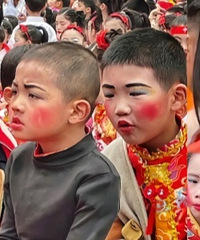 二十年前的儿童节妆容放在今天也是相当炸裂