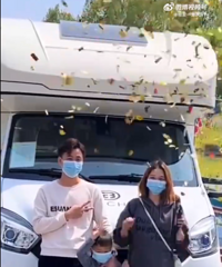 �����й�1�꣬��ծ70�򡭡����귵ƶ������ȫ��