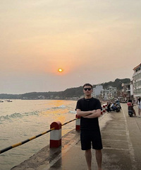 92年180CM的巨蟹座硕士小哥征婚,爱好旅游和做饭