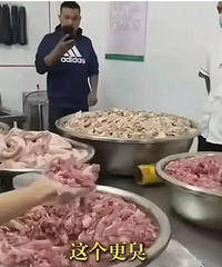 学校绞肉机有蛆,校方说别发到网上