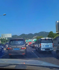 ����һ�����������˾����������Ԧ����·�����ʦ