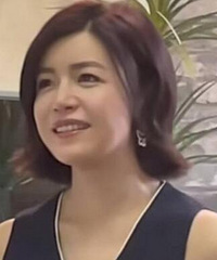 有人在重庆偶遇陈妍希,还是多乖的