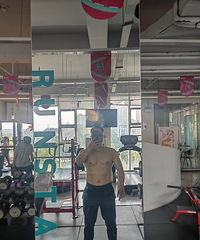 这是我一个41周岁男士,不控制饮食,撸铁三年练出来的身材