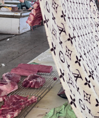 大家来猜猜这个铺盖能起什么作用?