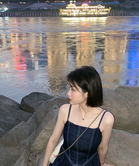 96年护肤品行业的妹子征婚,希望对方年龄最好不超过35岁