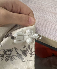 实体店的衣服,质量就这?穿一次掉掉一回扣子