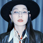 生个娃成大美女了?