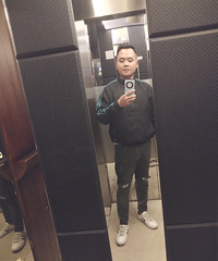 93年175CM不抽烟的小哥征婚,希望对方比我小