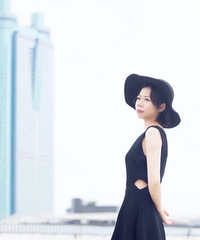 90年155CM211学历的金融小姐姐征婚,希望对方开朗大气