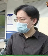 男子称看劳斯莱斯后女友与销售互骂