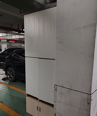 ���˸����ף����ҵĳ�λ���ϰ��˸��Ҿ�