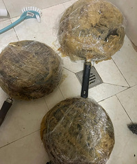 离谱,下发现我妈用洁厕灵洗锅底!还用的是马桶刷