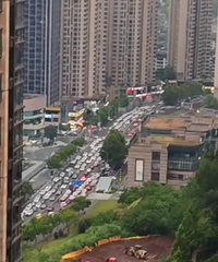 ��ĸɽƬ���ǹ���������ͨ���ˣ����ܾ����кܶ�����