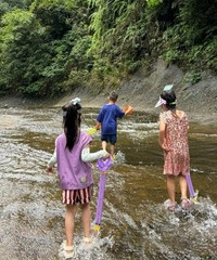 4公里水路溯溪,带娃打水仗