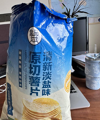 盒马现在有点东西啊!这新款薯片没有各种香料味道,口感真不错