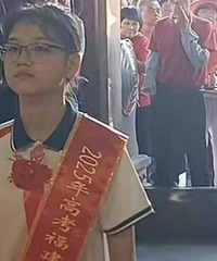 冲上热搜!福建高考女状元惊动祠堂