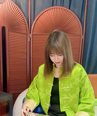 89��162CM������50�����ϵ�С������飬�м��׷��ͳ�