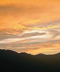 每天回到家,最喜欢的就是在露台看夕阳