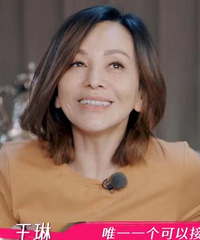 她被网友吐槽是“窒息的爱”?