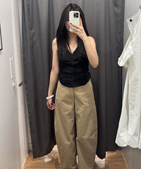 优衣库这条卡其色裤子我也好喜欢!梨型身材无脑冲呀姐妹们
