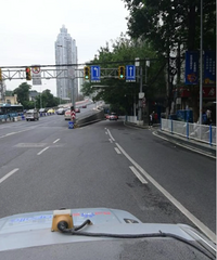 ����·��ʯ�Ŵ��ţ����Ҳ೵���ϵ��ţ��ᱻ����