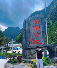 秋天总得玩一次水来送别夏天吧,峡谷漂流湿身多次