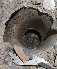 下水被租客水泥封完了