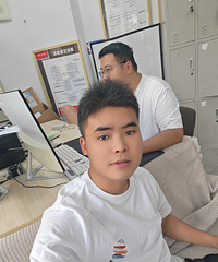 98年175CM的小哥征婚,从事房产中介工作