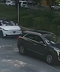无人驾驶车遭别车后续……