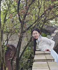 91年162CM有儿子的硕士央企妹子征婚,爱好撸铁和游泳