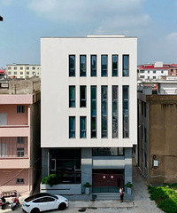 爸妈辛苦半辈子建的自建房,被说像“办公楼”