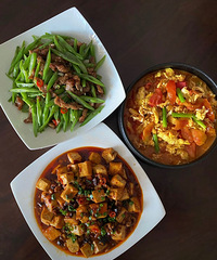 吃晚饭了呦,一天天过得很快呀,马上都10月份了,快过年了哟