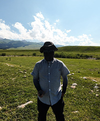 90年车房均无贷的国企哥子征婚,希望对方身高155以上