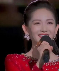 谢娜首次主持央视秋晚