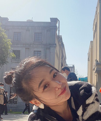 我妈押着我去了趟人民公园相亲角,她感觉遍地都是她的女婿一样